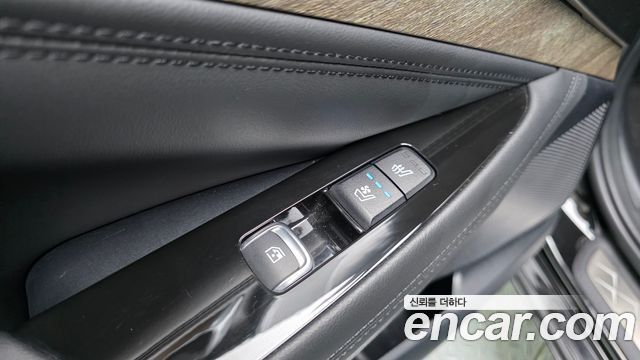 Kia K8 2.5 Gasoline 2WD Noblesse 2023 — фото 18