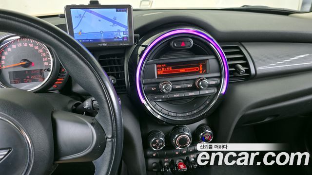 MINI Cooper Standard Third Generation 2016 — фото 14