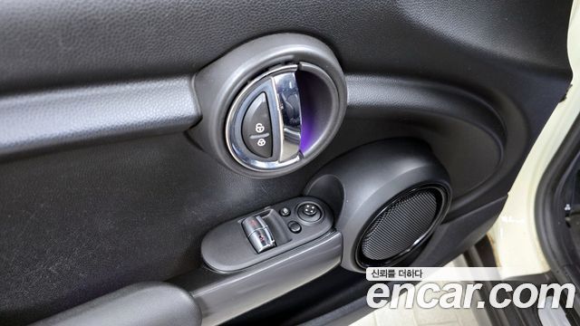 MINI Cooper Standard Third Generation 2016 — фото 16