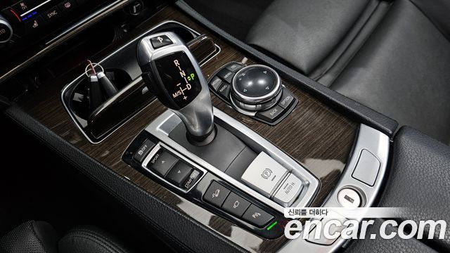 BMW 7 Series (F01) 750Li xDrive 2014 — фото 9