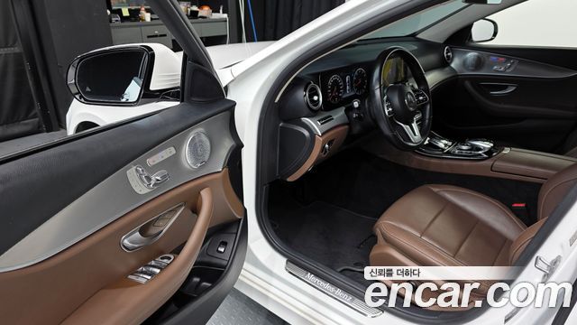 Mercedes-Benz E-Class (W213) E300 AMG Line 2019 — фото 10
