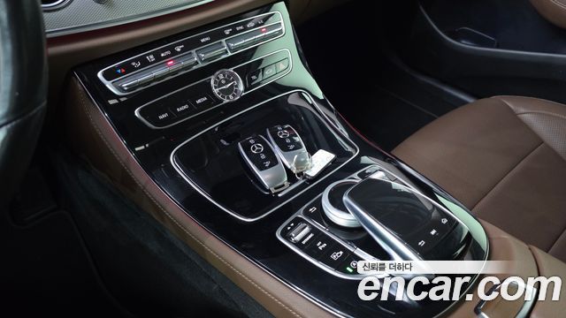 Mercedes-Benz E-Class (W213) E300 AMG Line 2019 — фото 17