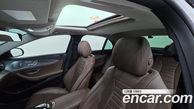 Mercedes-Benz E-Class (W213) E300 AMG Line 2019 — фото 19