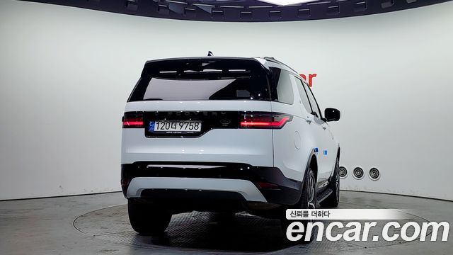 Land Rover Discovery 5 P360 R-Dynamic SE 2022 — фото 4
