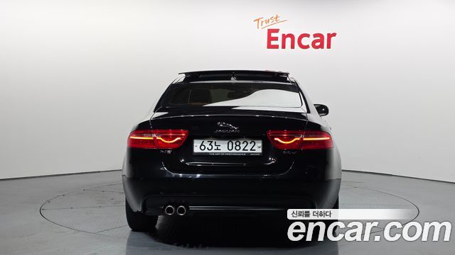 Jaguar XE 20d Prestige 2016 — фото 4