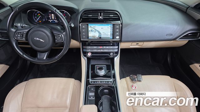 Jaguar XE 20d Prestige 2016 — фото 7