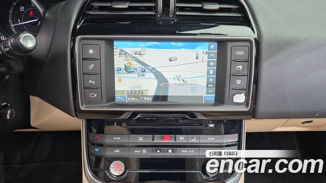 Jaguar XE 20d Prestige 2016 — фото 15
