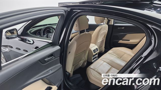 Jaguar XE 20d Prestige 2016 — фото 17