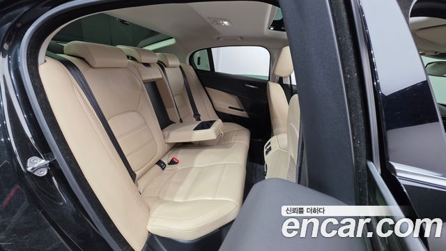 Jaguar XE 20d Prestige 2016 — фото 18