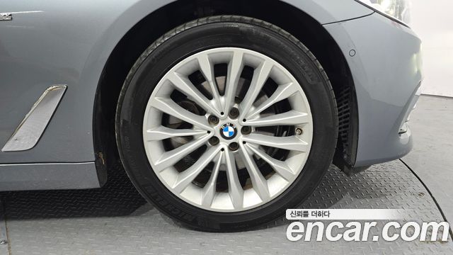 BMW 5 Series (G30) 520d Luxury Special Edition 2018 — фото 5