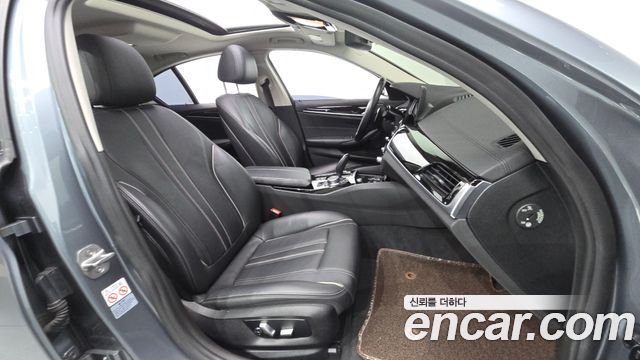 BMW 5 Series (G30) 520d Luxury Special Edition 2018 — фото 11