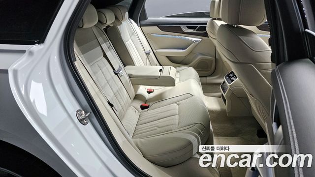 Audi A6 (C8) 45 TFSI Premium 2025 — фото 16