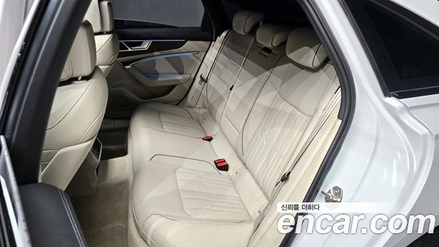 Audi A6 (C8) 45 TFSI Premium 2025 — фото 17