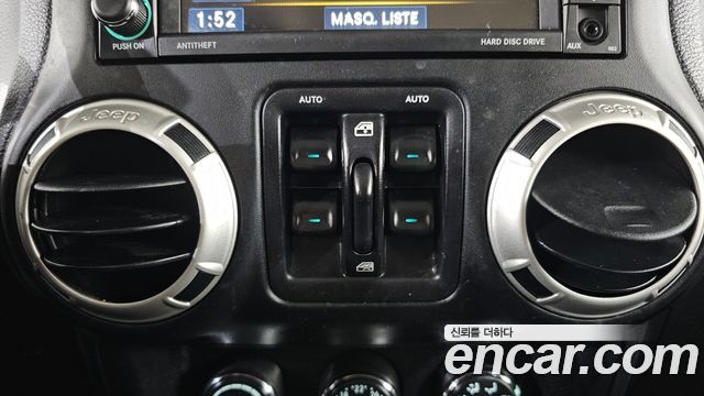 Jeep Wrangler (JK) 3.6 Sahara 4Door 2017 — фото 18