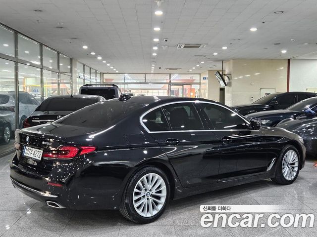 BMW 5 Series (G30) 523d xDrive Luxury 2022 — фото 3