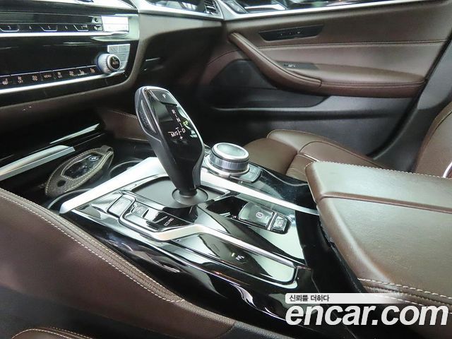 BMW 5 Series (G30) 523d xDrive Luxury 2022 — фото 15