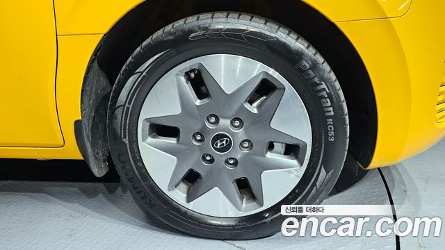 Hyundai Staria L3.5  Kinder Safety Car 11-Seater 2023 — фото 5