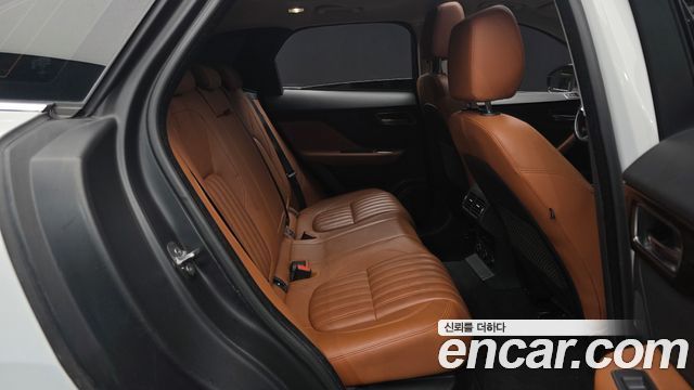 Jaguar F-PACE 20d Portfolio 2018 — фото 12