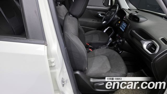 Jeep Renegade 2.4 Longitude 2021 — фото 12