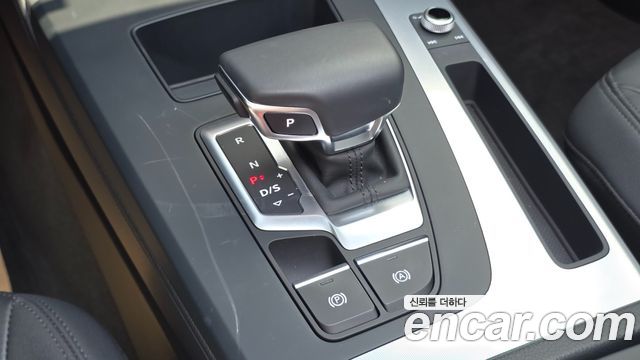 Audi Q5 (FY) 40 TDI Quattro 2022 — фото 16