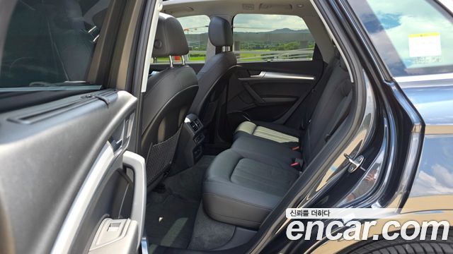 Audi Q5 (FY) 40 TDI Quattro 2022 — фото 19