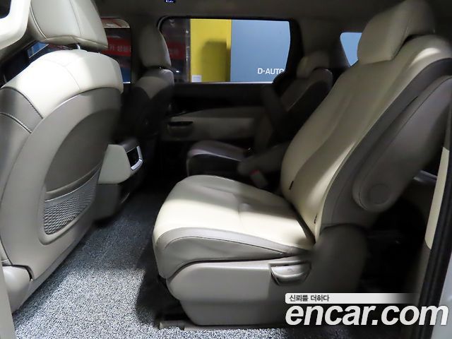 Kia Carnival (IV) Diesel 9-Seater Prestige 2023 — фото 16
