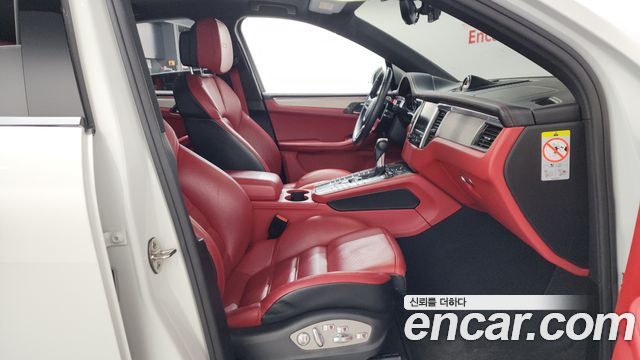 Porsche Macan 3.0 GTS 95B 2018 — фото 11