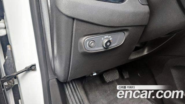 Chevrolet Next Equinox 2WD LT 2022 — фото 23