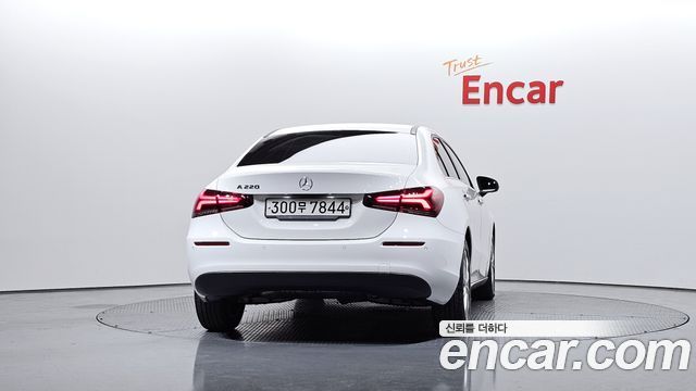 Mercedes-Benz A-Class (W177) A220 Sedan 2020 — фото 4
