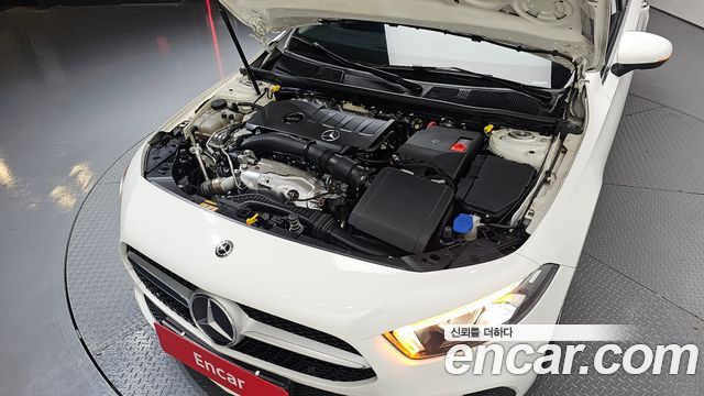 Mercedes-Benz A-Class (W177) A220 Sedan 2020 — фото 6