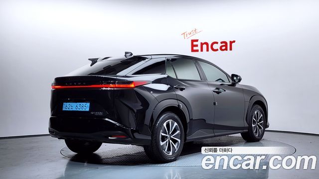 Lexus RZ450e Luxury 2023 — фото 2
