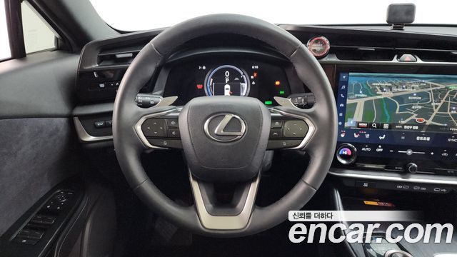 Lexus RZ450e Luxury 2023 — фото 13
