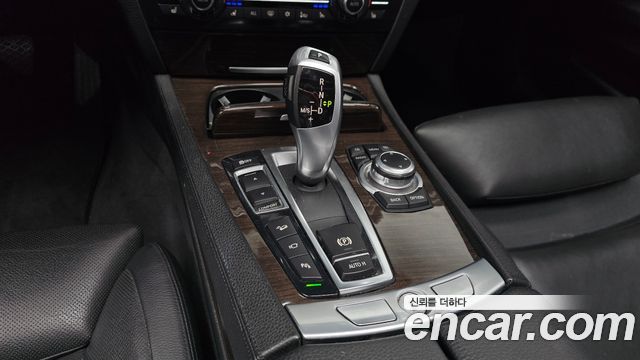 BMW 7 Series (F01) 750Li xDrive 2012 — фото 9