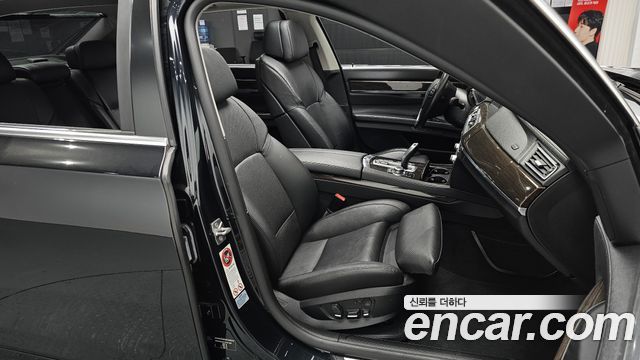 BMW 7 Series (F01) 750Li xDrive 2012 — фото 10