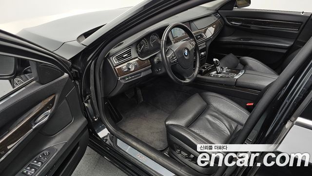 BMW 7 Series (F01) 750Li xDrive 2012 — фото 15