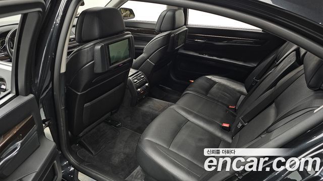 BMW 7 Series (F01) 750Li xDrive 2012 — фото 16