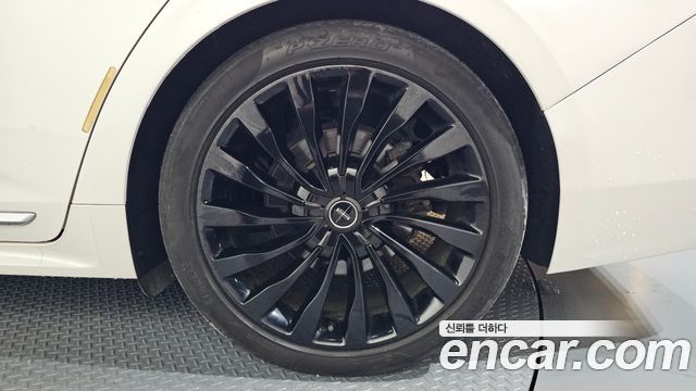 Lincoln Continental (X) 3.0 Presidential AWD 2017 — фото 5