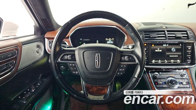 Lincoln Continental (X) 3.0 Presidential AWD 2017 — фото 13