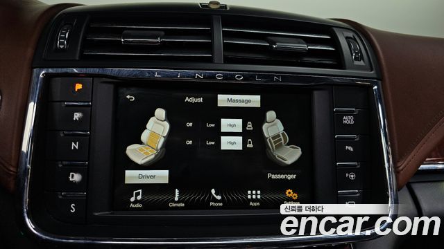 Lincoln Continental (X) 3.0 Presidential AWD 2017 — фото 16