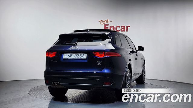 Jaguar F-PACE 20d R-Sport 2017 — фото 4