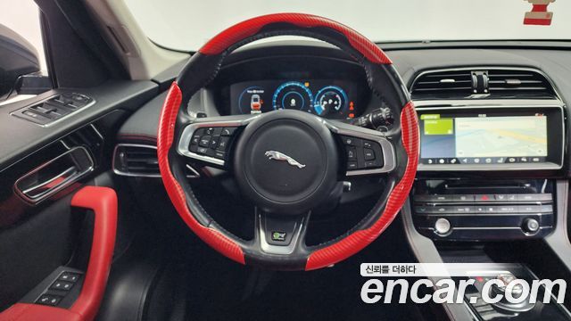 Jaguar F-PACE 20d R-Sport 2017 — фото 13