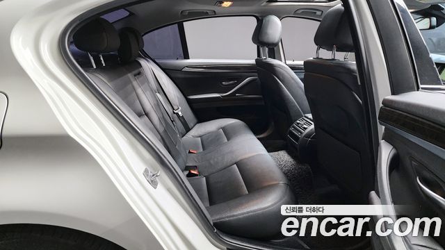 BMW 5 Series (F10) 528i xDrive M Aero Dynamic 2016 — фото 12