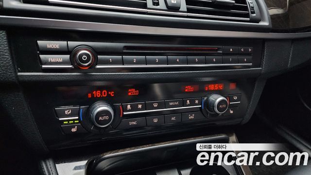 BMW 5 Series (F10) 528i xDrive M Aero Dynamic 2016 — фото 17