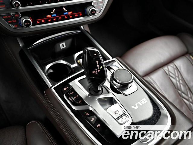 BMW 7 Series (G11) M760Li xDrive 2017 — фото 9