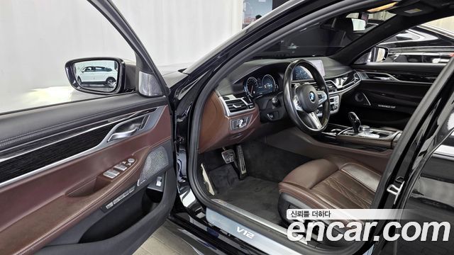 BMW 7 Series (G11) M760Li xDrive 2017 — фото 10