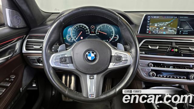 BMW 7 Series (G11) M760Li xDrive 2017 — фото 17