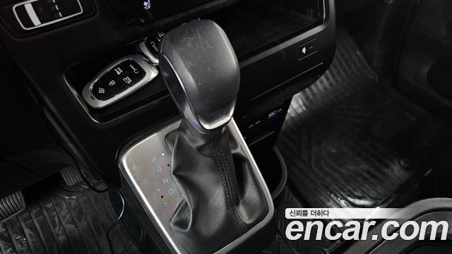 Hyundai Staria Cargo 5-Seater Modern 2023 — фото 9