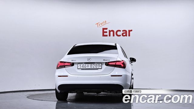 Mercedes-Benz A-Class (W177) A250 4MATIC Sedan 2020 — фото 4