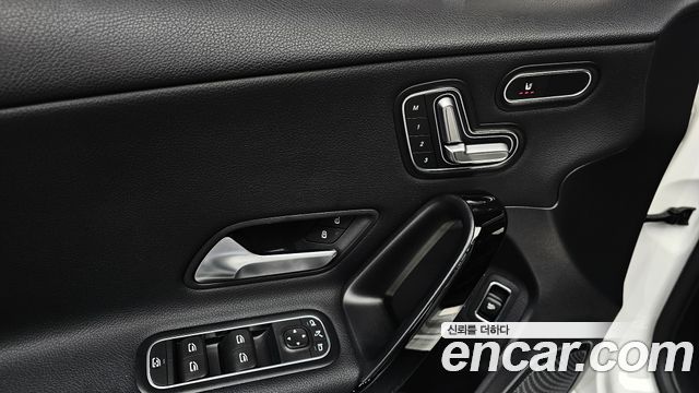 Mercedes-Benz A-Class (W177) A250 4MATIC Sedan 2020 — фото 14