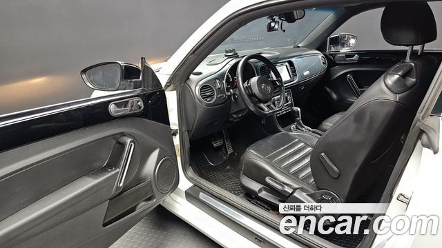Volkswagen Beetle 2.0 TDI 3rd 2015 — фото 11